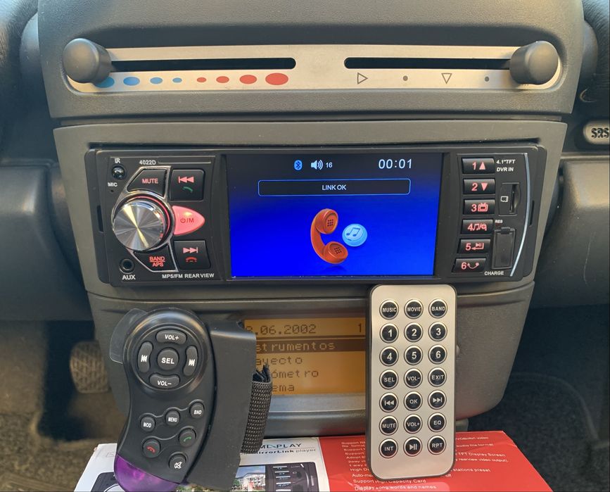 Auto Rádio Tamanho Universal -GPS/ Atende Chamadas/ Bluetooth/ Mirrorlink/ USB etc NOVO