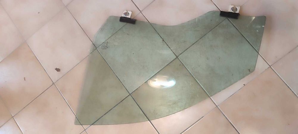 Скло передньої лівої двері JEEP CHEROKEE 2019