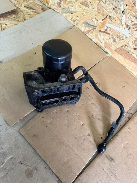 Корпус масляного фільтра Ford Connect 1.8 TDCi