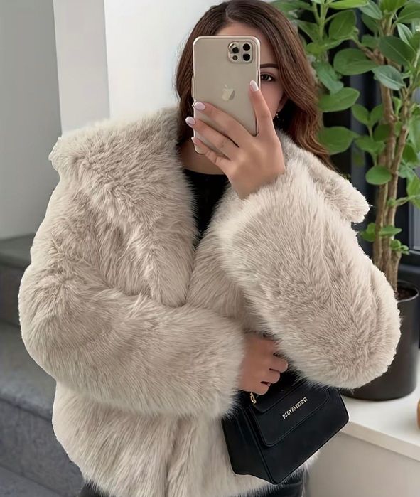 Шубка жіноча шикарна