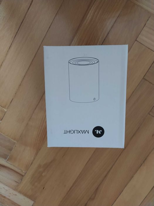 Lampy Maxlight czarne tubki