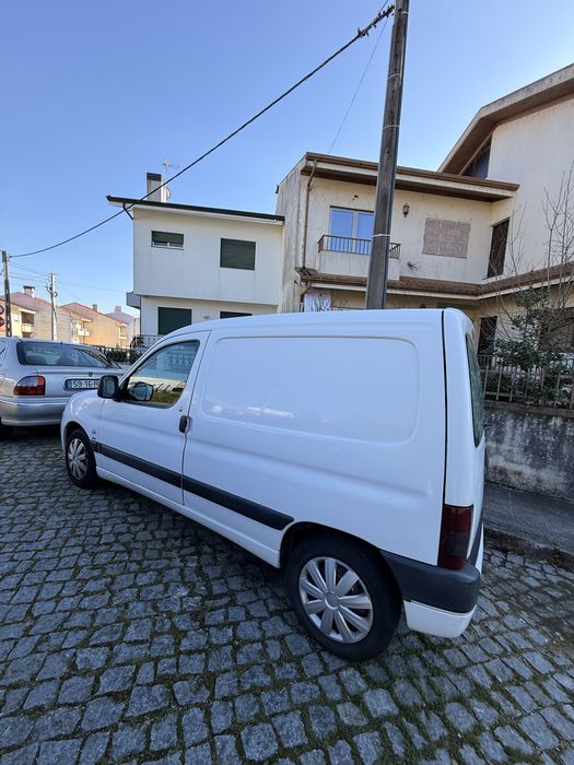 Peugeot Partner 2.0 HDi 2 Lugares • 177.000 km • Muito económica
