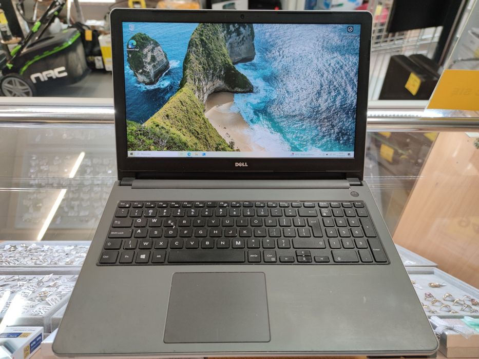 Dell Inspiron 5559 i5-6200u 2,80GHz/8GB/240GB SSD/15,6" FHD/Win10