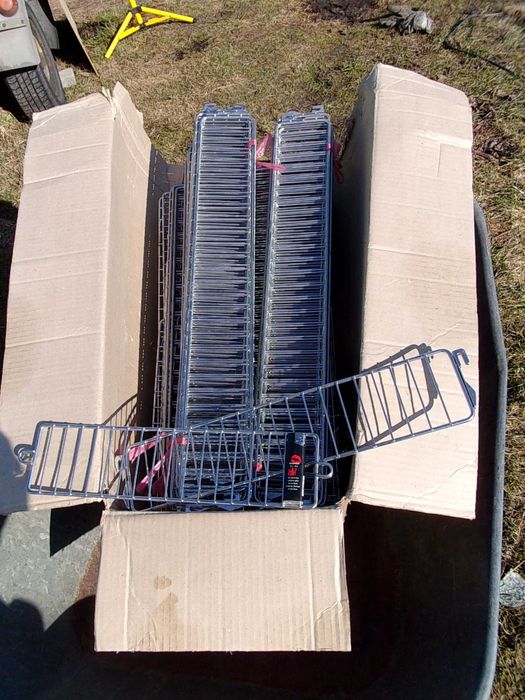 Śruby duże i mniejsze oraz wkręty