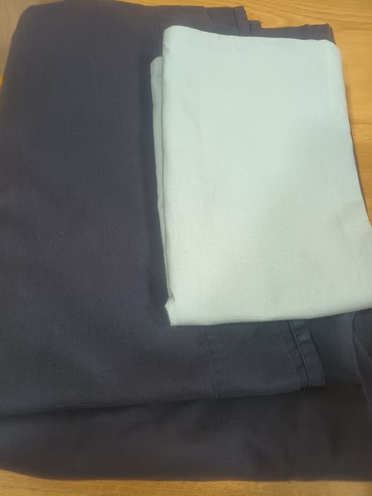 Lençol azul escuro cama de solteiro e fronha azul claro