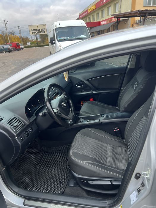 Toyota Avensis 2.0 газ бензин