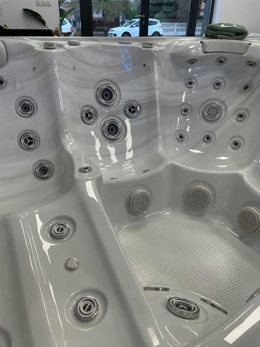 Całoroczne Jacuzzi Ogrodowe dla 5 osób Dynasty - Holenderska Marka