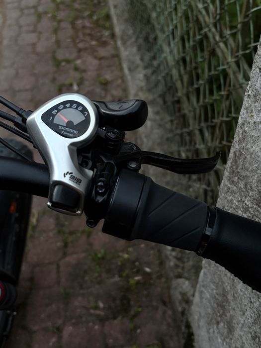 Motorower elektryczny na manetkę