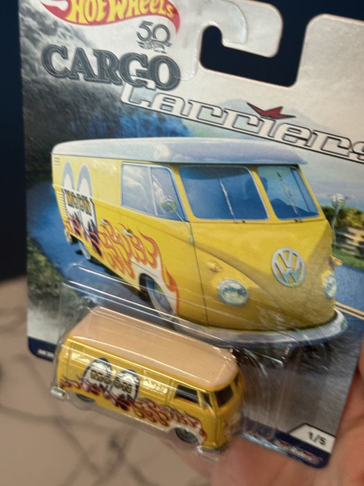 Hot Wheels Premium Cargo Carriers Volkswagen T1 Panel Bus MOON unikat