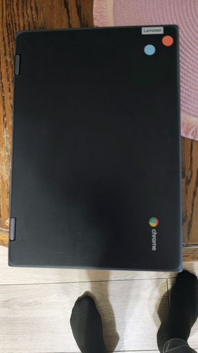 Sprzedam laptop do nauki internetu filmów