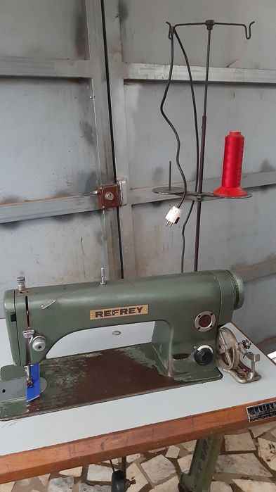 Máquina Costura Industrial REFREY