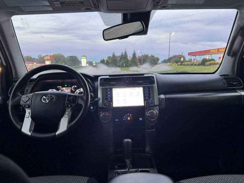 2024 Toyota 4Runner SR5