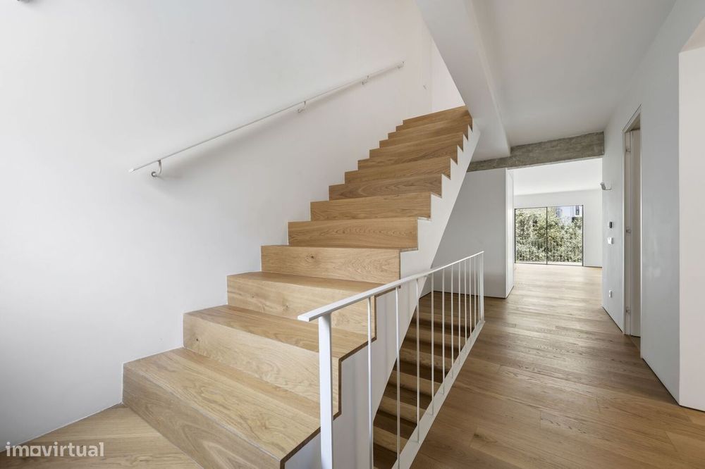 Moradia T4 com jardim, Lapa, Lisboa