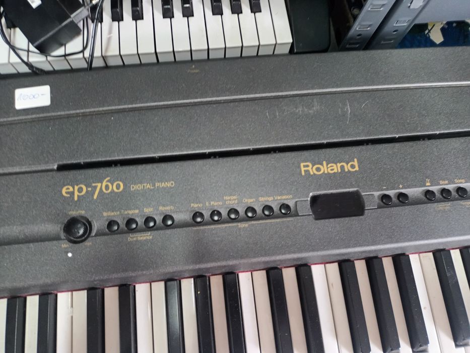 Pianino Roland ep-760