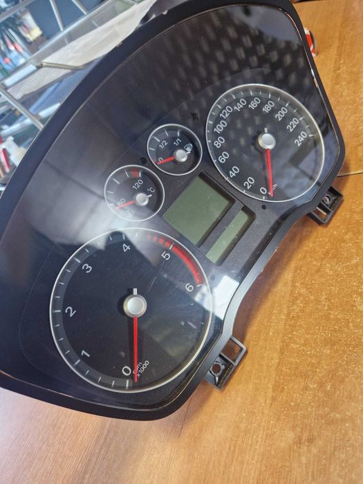 Licznik Ford Focus C-Max Focus mk2 4m5t-10849-LM