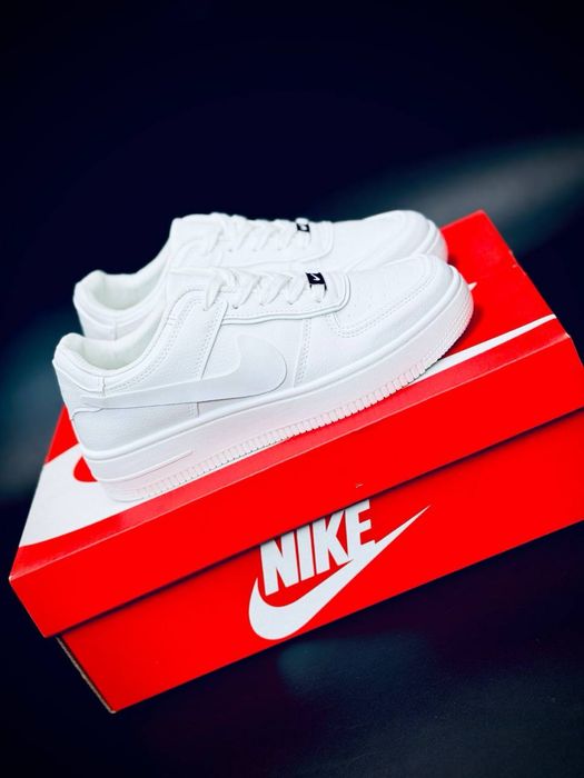 Белоснежные кеды Nike force женские кроссовки на каждый день кожаные