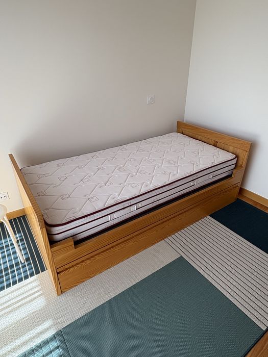 Vendo cama dupla de criança + colchões 90x200cm