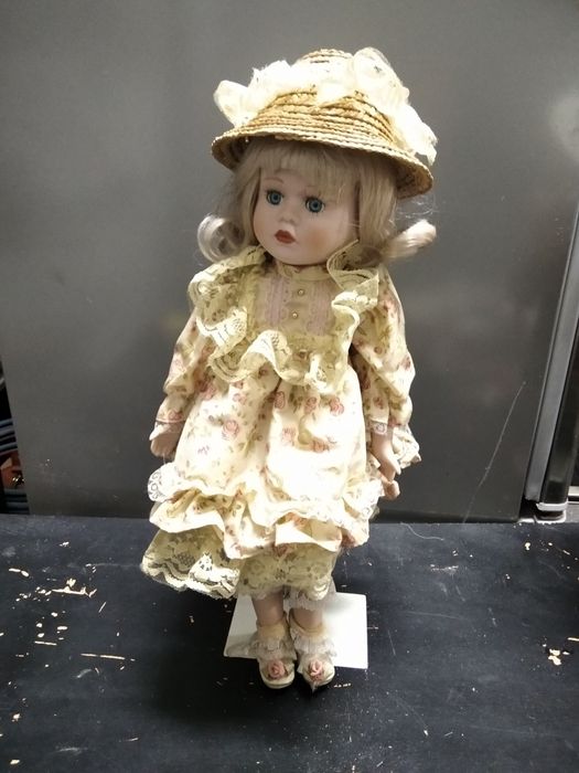 Bonecas de porcelana