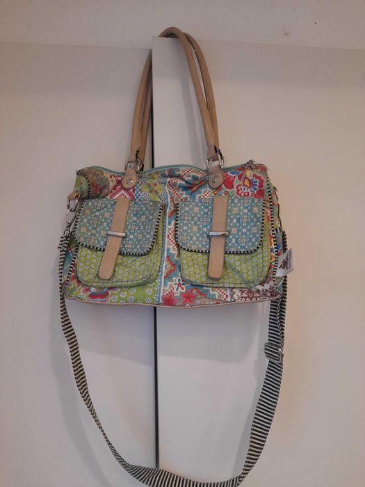 Mala Senhora Florida e Alegre