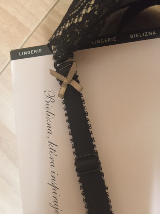 Продам красивенный( лифчик,)бюстгальтер Аллес Alles 70-75DС  Поль