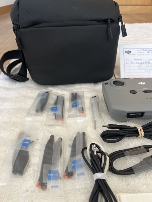 DJI Mini 3 – 3 Baterias + Hub + Hélices Suplentes + Mala – Excelente Estado