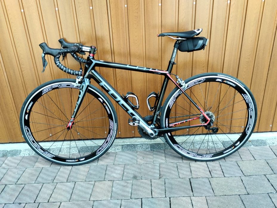 Rower szosowy Focus Cayo