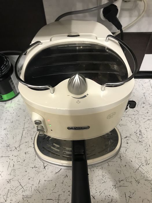 Кофеварка DELONGHI EC-300 M.E (CREAM)