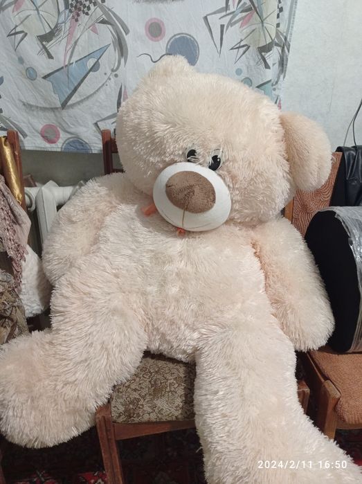 М'який великий ведмідь