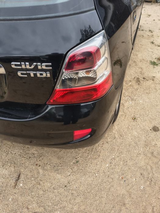 Zderzak tylny Honda Civic 7 5 drzwi czarny