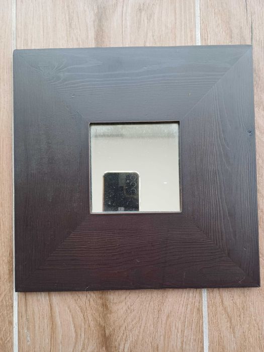 Malma Mirror Frame – Used64586359409667122