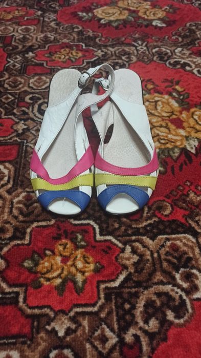 Босоножки женские