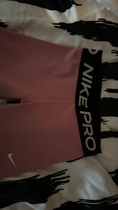 Nike pro legginsy