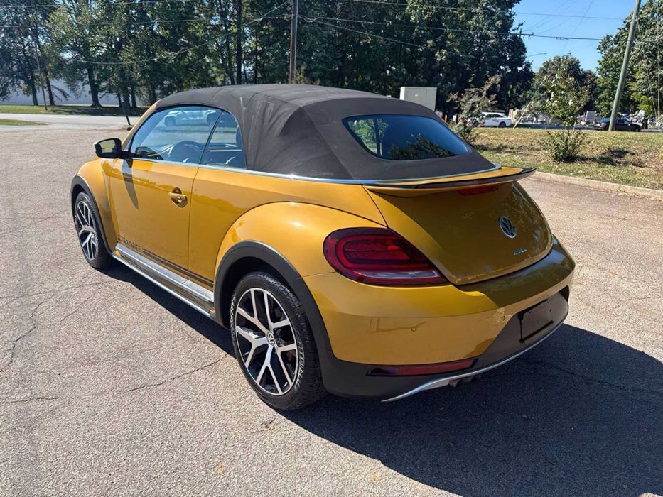 Volkswagen Beetle Dune Convertible      2017