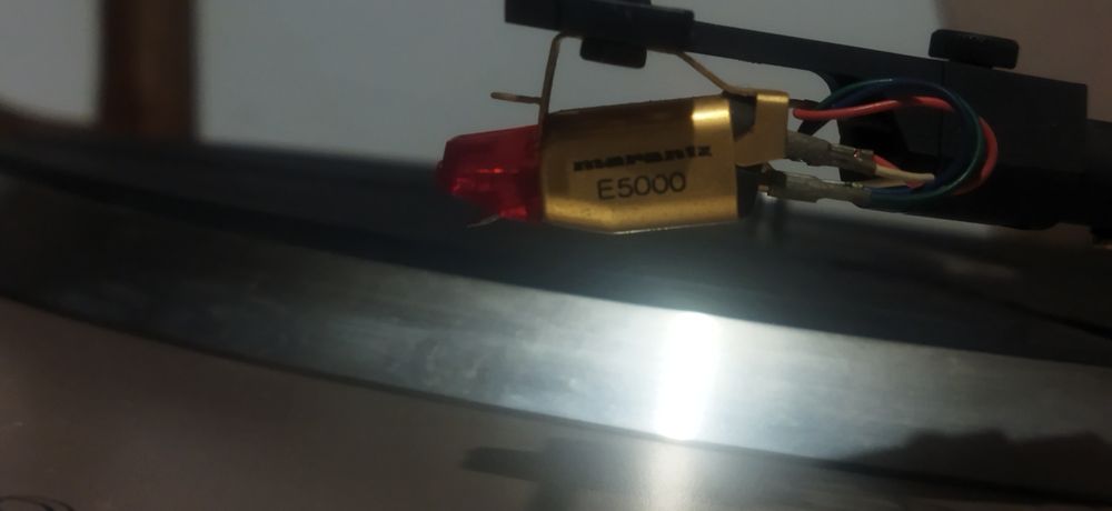 Giradiscos Marantz
Marantz TT4000 2-Speed Direct-Drive Semi-Automatic Turntable Manual