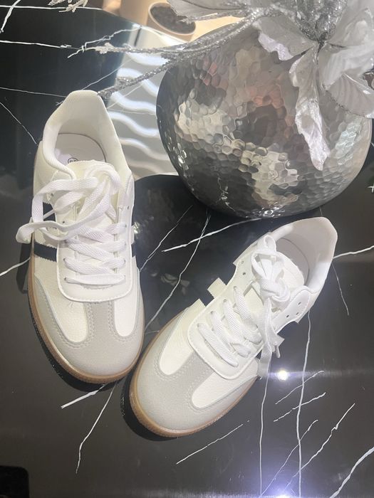 sneakersy biało- szare  39