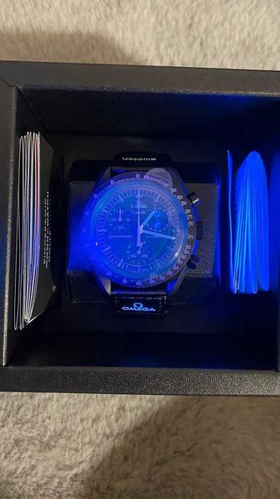 Swatch x Omega Bioceramic Moonswatch Mission To Moonphase Snoopy Black