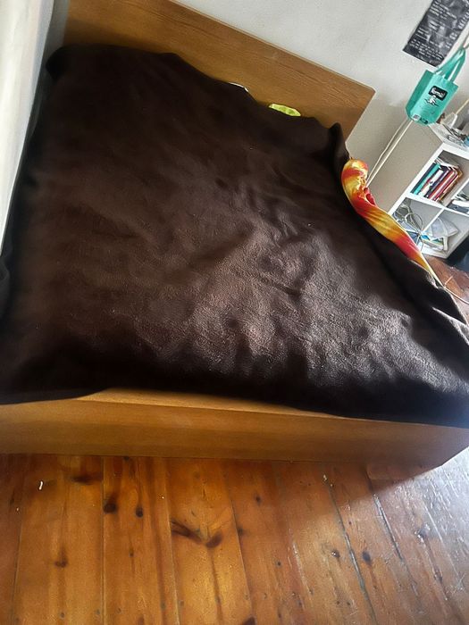 Cama de casal com estrado