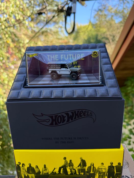 Hot Wheels Moncler Mercedes-Benz G-Class MONCLER RLC