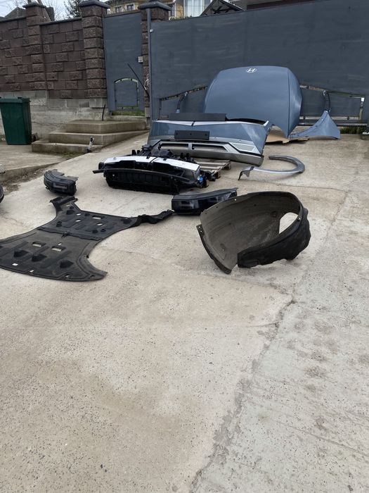 Hyundai IONIQ 5 бампер, капот, крило, фара, молдинг, радіатори