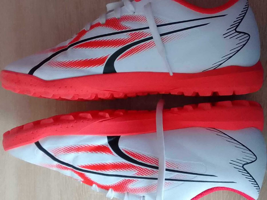 Buty pilkarskie korki
