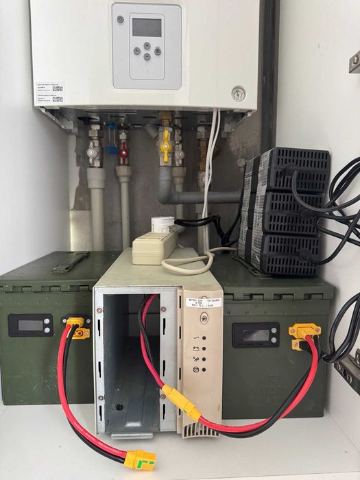 ББЖ , Зарядна станція потужністю 700 Ватт, ємність акб 2-4Кв