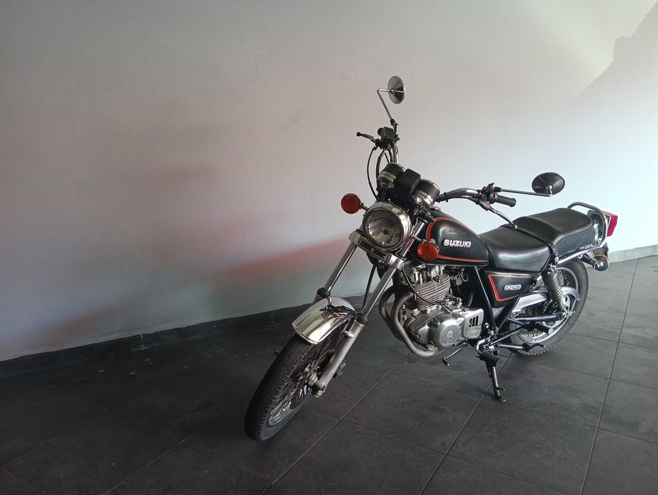 Suzuki gn 250,ano 1993..€1375