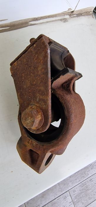 Wspornik / poduszka silnika Ford Ranger 2.2 diesel 2015