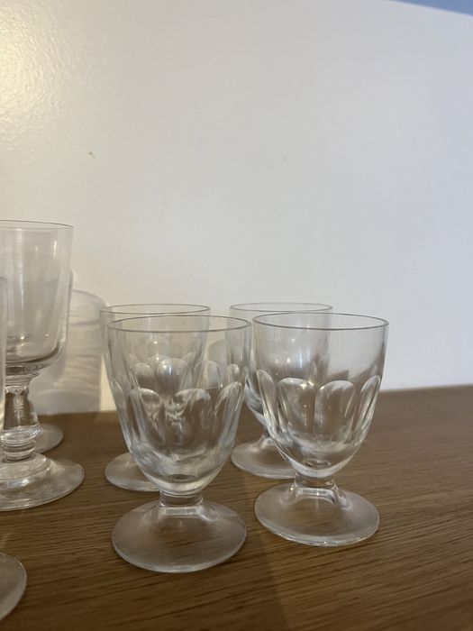 Conjunto de copos variados pequenos