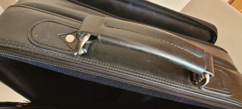 Mala p/ portátil marca Targus nova