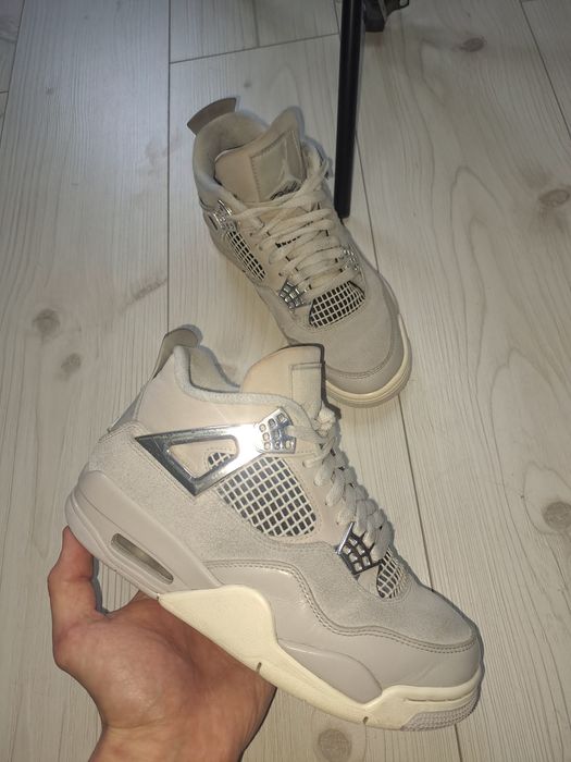 Air Jordan 4 Retro Frozen Moments