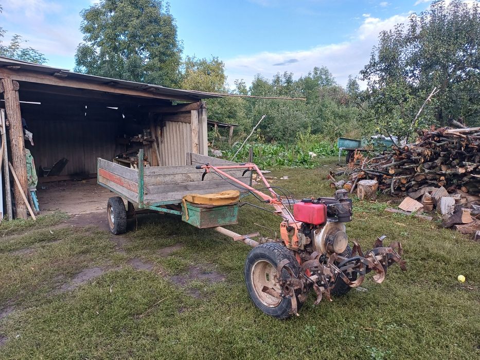 Дизельний мотоблок з прицепом