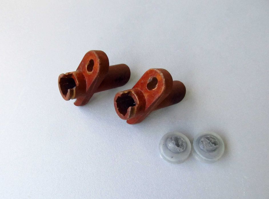 Щеткодержатели мотора старого пылесоса