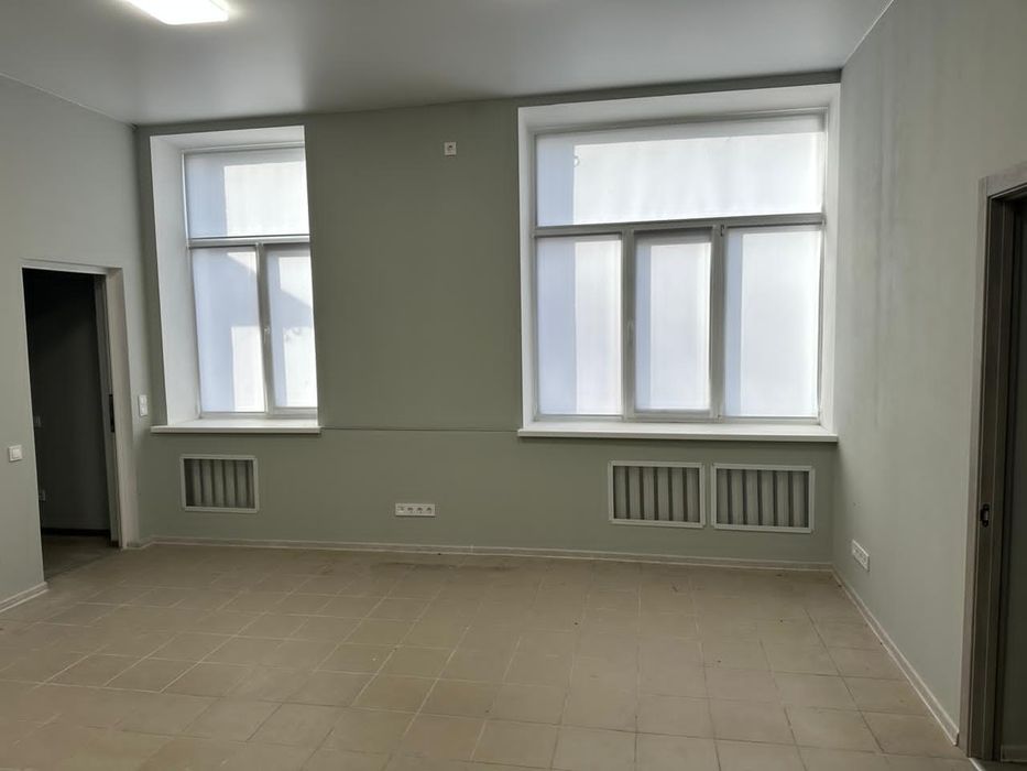 Продам Торговое Помещение, Красная линия