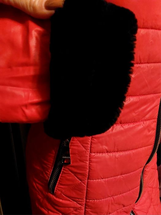 Зимова жіноча куртка (S-M)